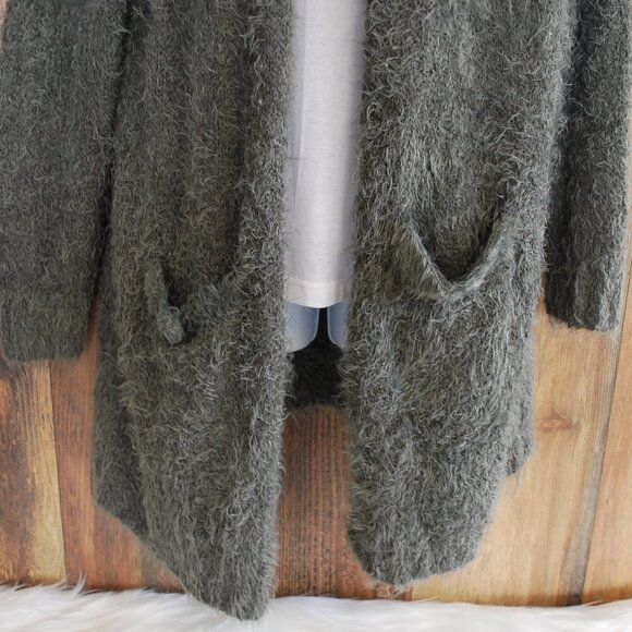 Crescent Boutique Gray Shag Cardigan Open Front Sweater M - Picture 3 of 4